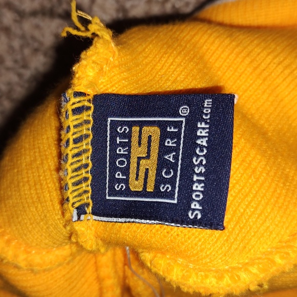 Sports Scarf Gustavus Adolphus College Knit Cuffed Beanie Pom Pom - Picture 4 of 5